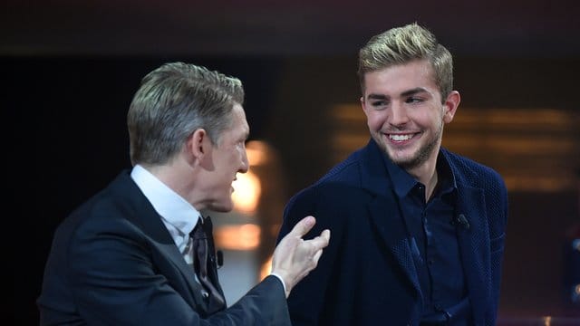 Bastian Schweinsteiger (l) und Christoph Kramer 2014 nach der WM in einer Fernsehshow.