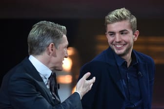 Bastian Schweinsteiger (l) und Christoph Kramer 2014 nach der WM in einer Fernsehshow.