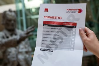 Muster-Stimmzettel für die Mitglieder-Abstimmung über den SPD-Vorsitz.