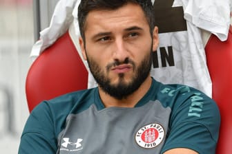 Cenk Sahin sitzt auf der Bank: Der FC St. Pauli hat den Spieler freigestellt.