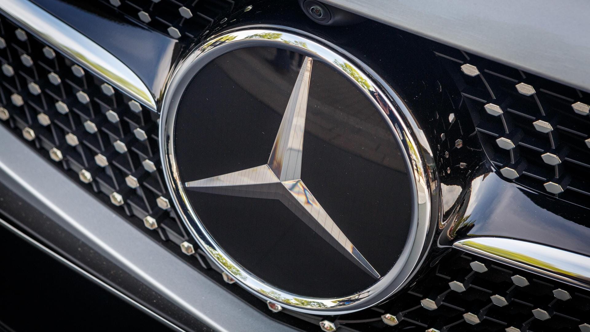 Mercedesstern: Es gibt erste Details zur neuen S-Klasse.