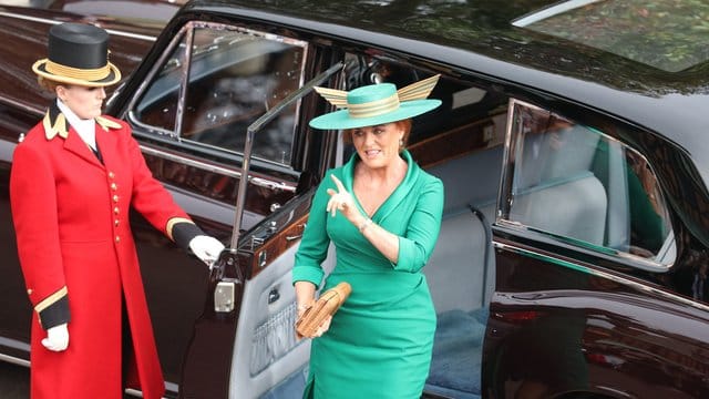 Sarah Ferguson kommt zur Hochzeit von Prinzessin Eugenie und Jack Brooksbank.