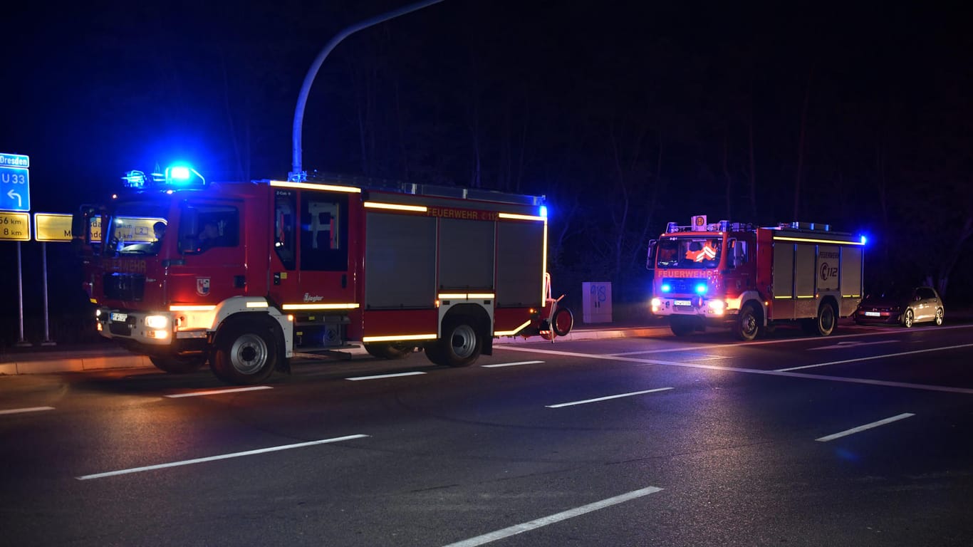 Wegen eines Polizeieinsatzes war die Autobahn A10 bei Michendorf in beide Fahrtrichtungen gesperrt.