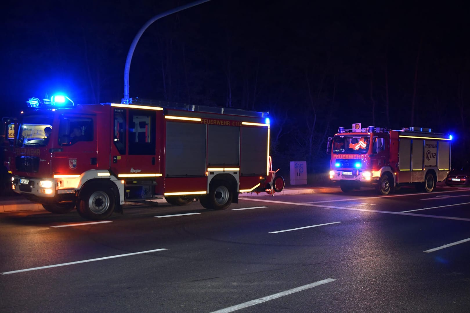 Wegen eines Polizeieinsatzes war die Autobahn A10 bei Michendorf in beide Fahrtrichtungen gesperrt.