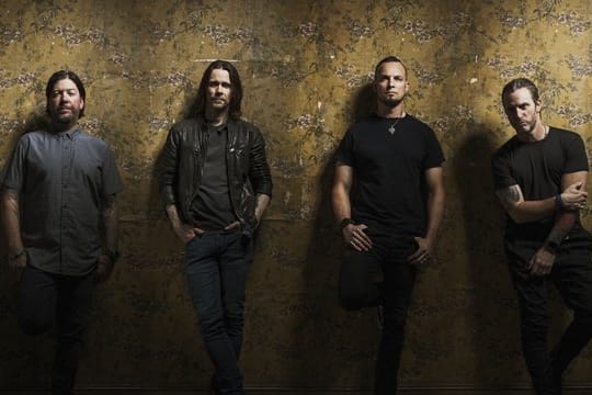 "Walk The Sky" ist bereit das sechste Studioalbum von Alter Bridge.