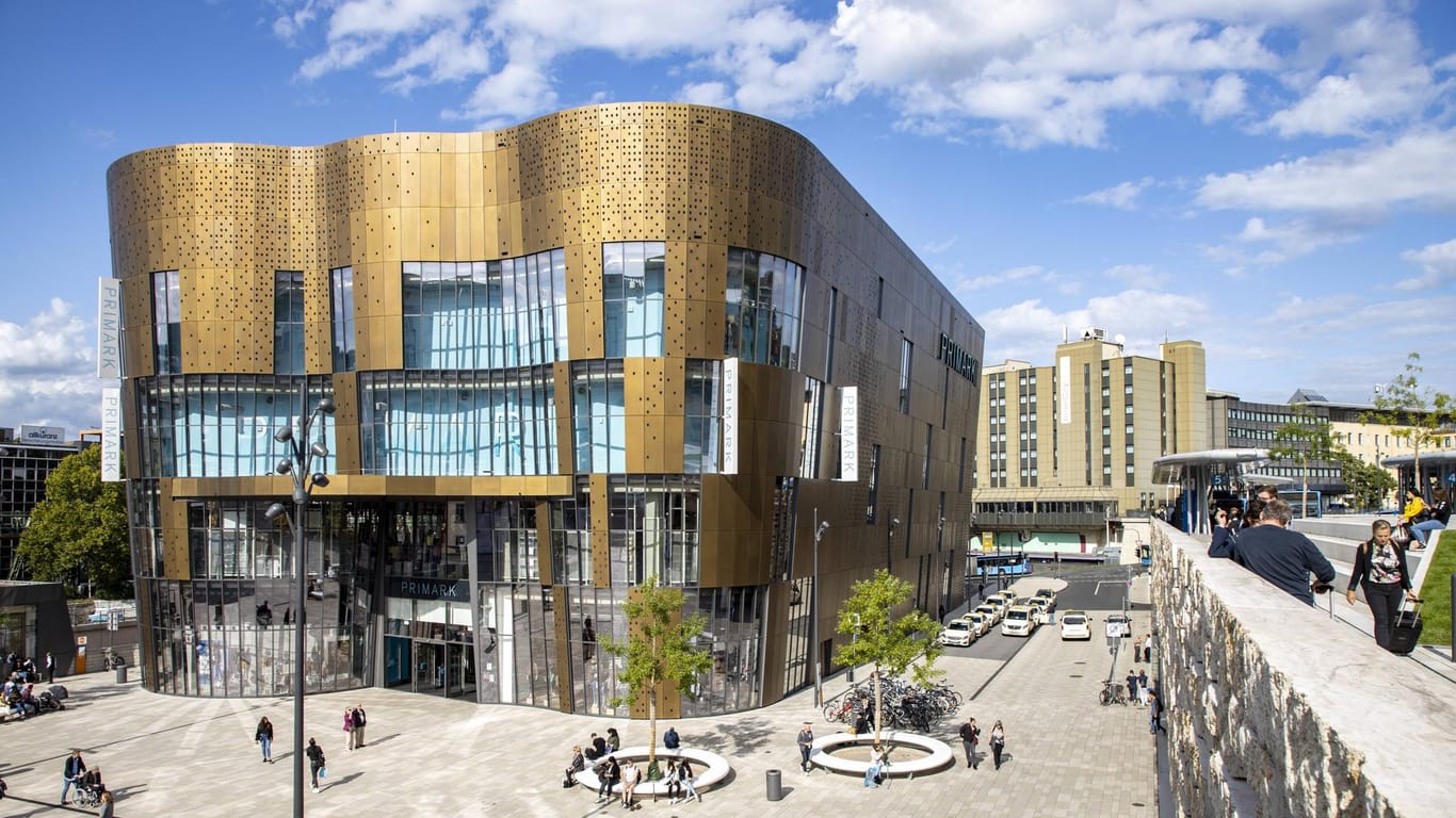 Primark-Filiale am Döppersberg am Hauptbahnhof in Wuppertal: Das Gebäude wurde jetzt mit einem Architekturpreis ausgezeichnet.