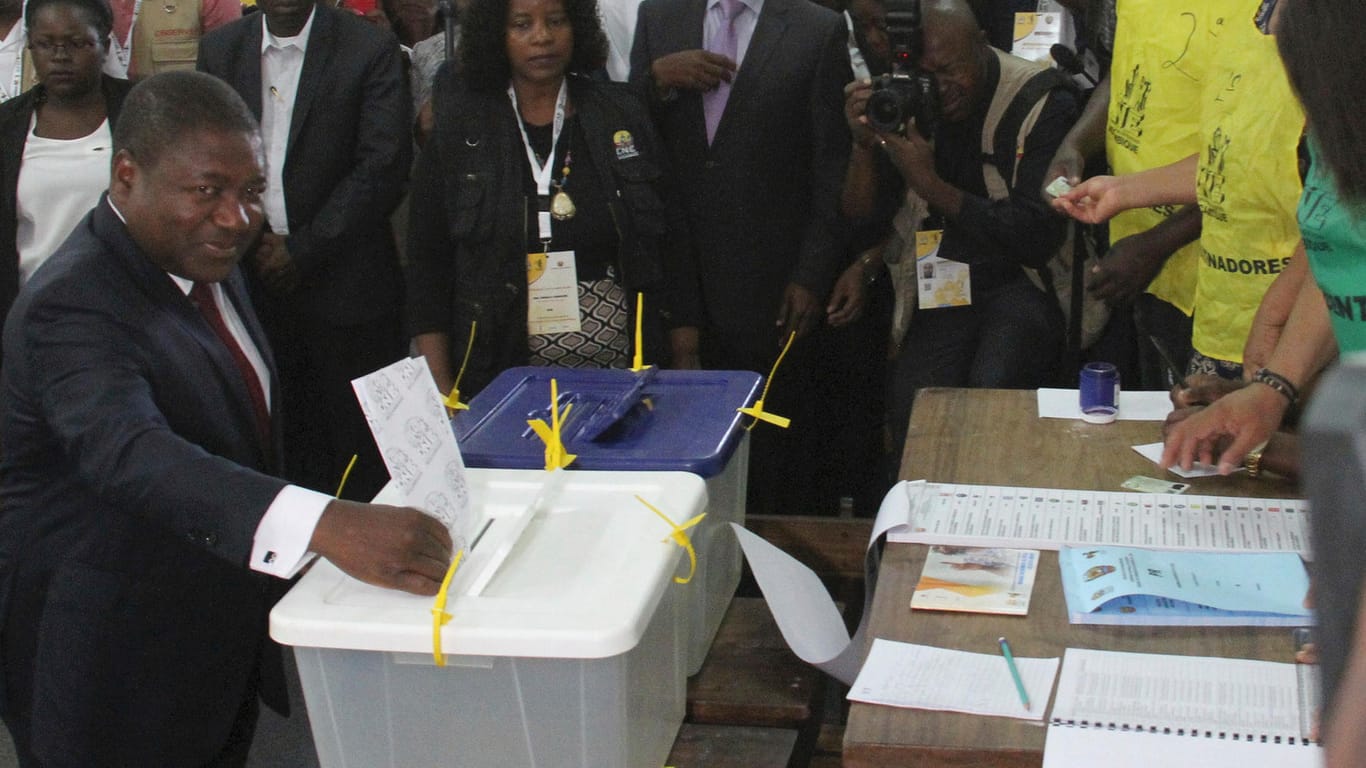 Felipe Nyusi bei den Wahlen: Der Präsident von Mosambik hofft auf eine zweite Amtszeit.