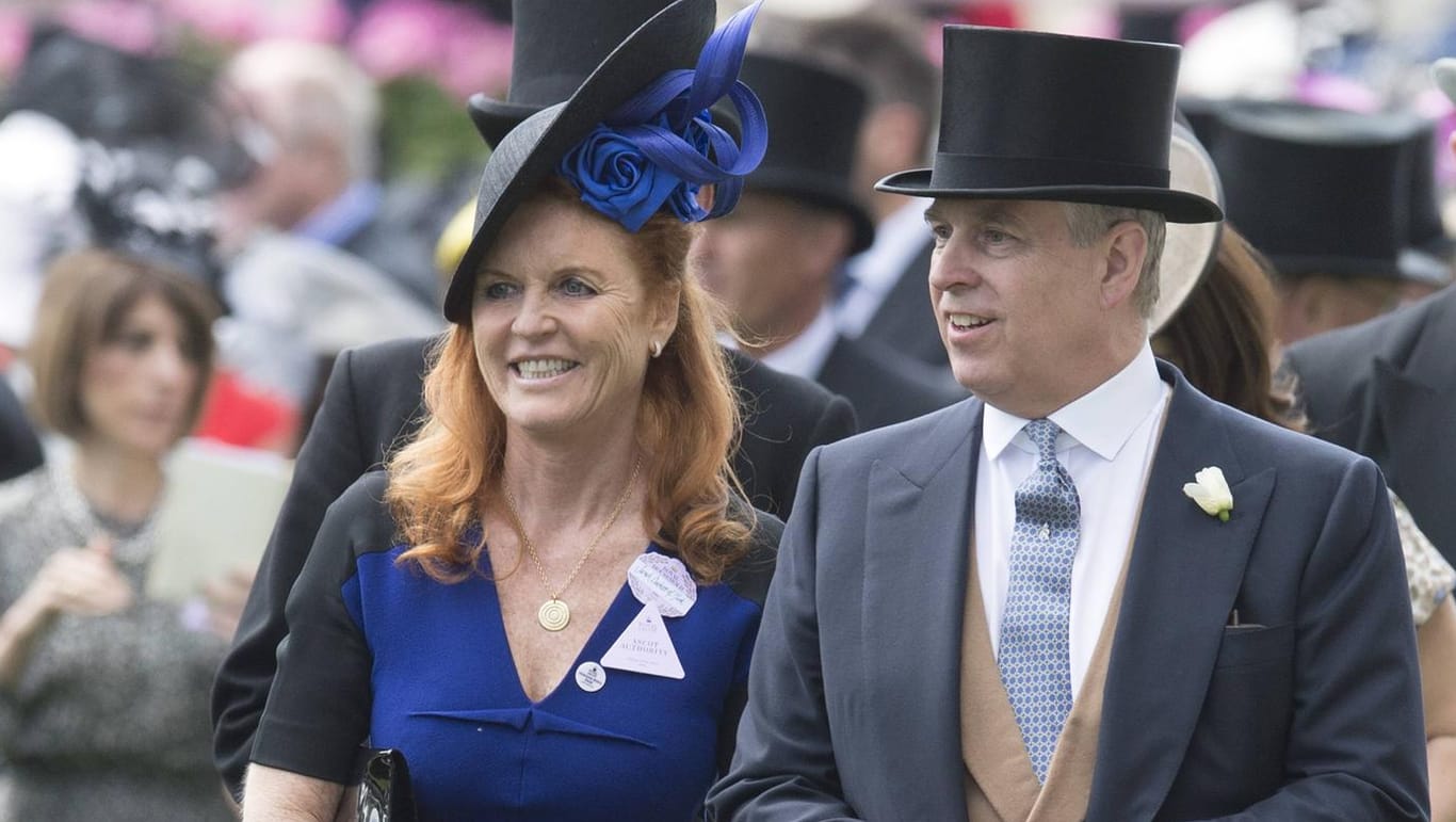 Sarah Ferguson und Prinz Andrew: Auch nach ihrer Scheidung vor über 20 Jahren verstehen sich die beiden blendend – dieses gemeinsame Foto stammt aus dem Jahr 2015.