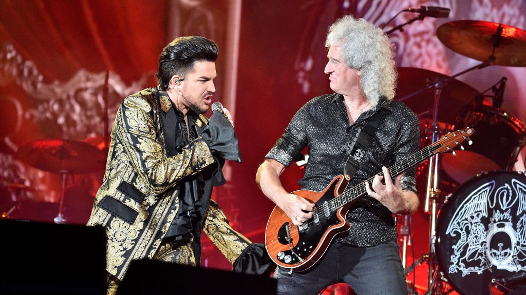 "Queen" singt bei einem Festival: Adam Lambert und Brian May traten am 28. September in den USA auf. (Archivbild)