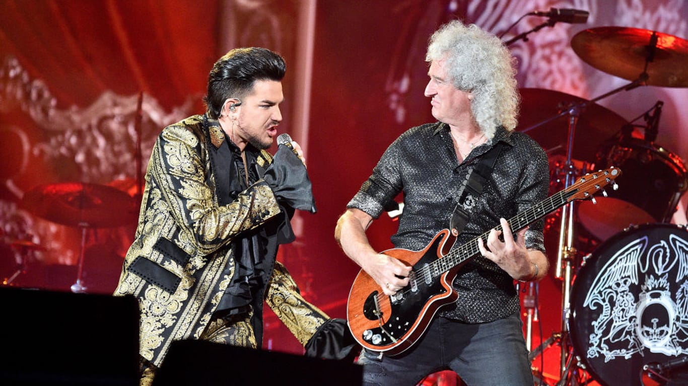 "Queen" singt bei einem Festival: Adam Lambert und Brian May traten am 28. September in den USA auf. (Archivbild)