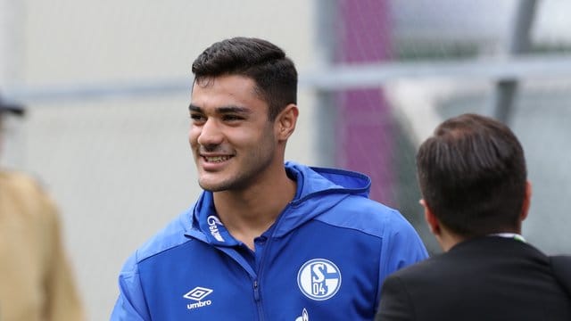 Spielt in der Bundesliga für den FC Schalke 04 und auch für die türkische Nationalmannschaft: Ozan Kabak. Spielt in der Bundesliga für den FC Schalke 04 und auch für die türkische Nationalmannschaft: Ozan Kabak.
