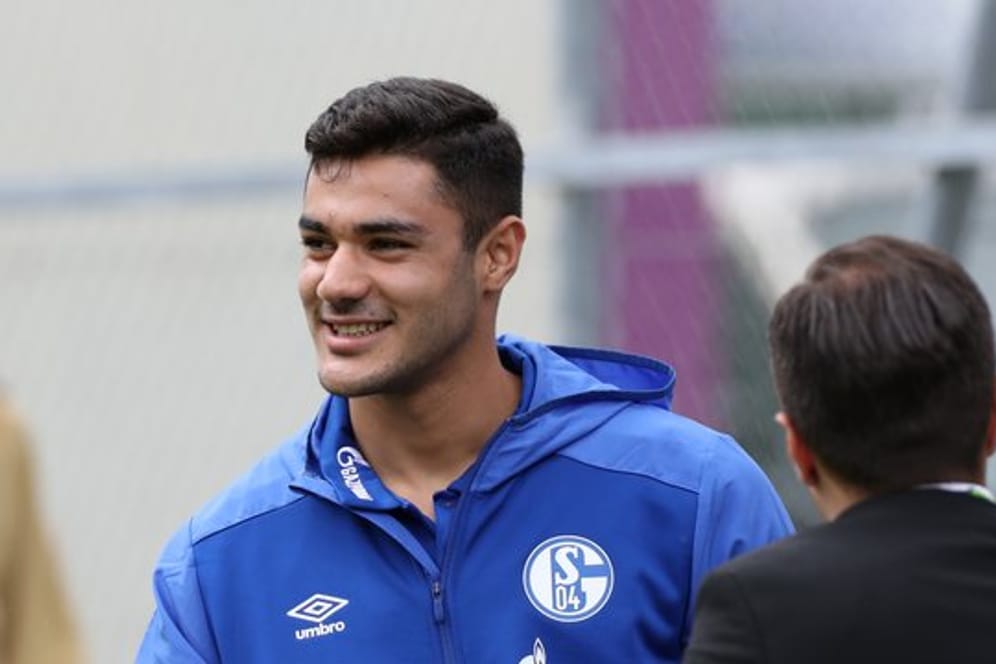 Spielt in der Bundesliga für den FC Schalke 04 und auch für die türkische Nationalmannschaft: Ozan Kabak.