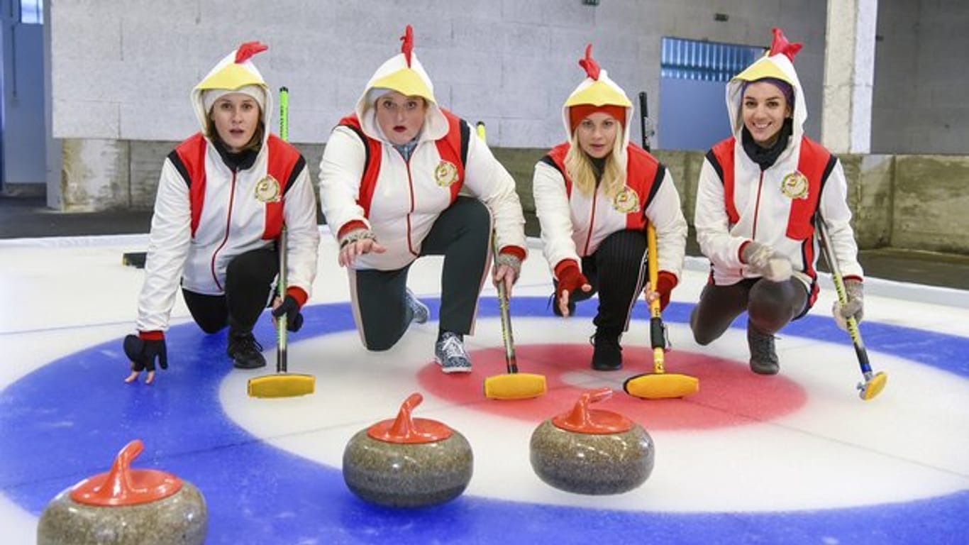 Die "Chicken Nugget Queens" wollen die Curling-Weltmeisterschaft ins Burgenland holen.