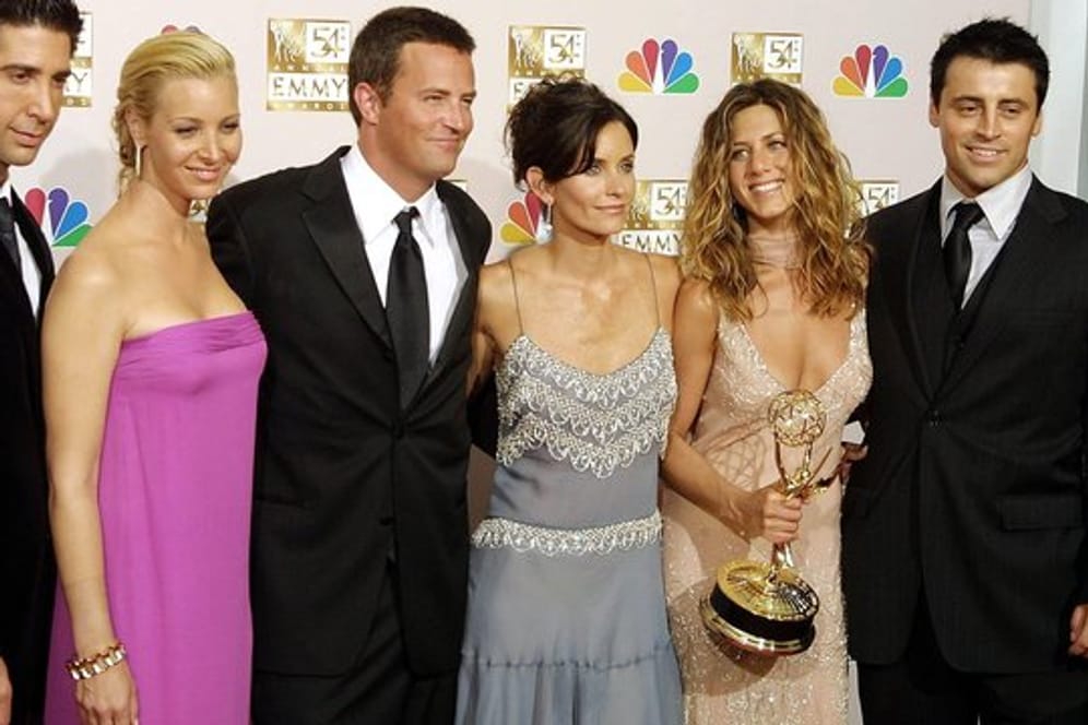 David Schwimmer (l-r), Lisa Kudrow, Mathew Perry, Courtney Cox Arquette, Jennifer Aniston und Matt LeBlanc im Jahr 2002.