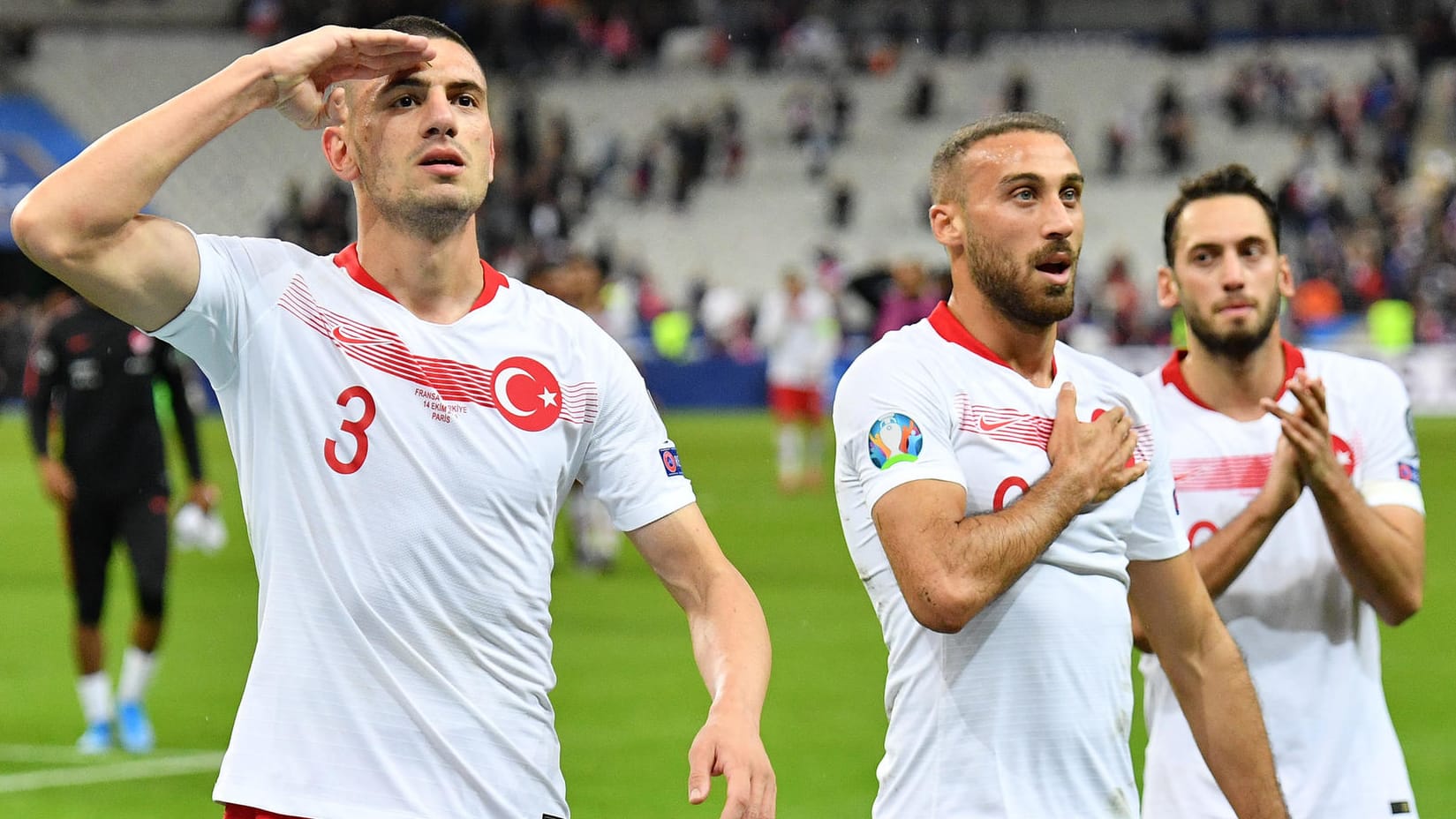 Verteidiger Merih Demiral beim Salut-Jubel: Der umstrittene Gruß sorgt nun auch im deutschen Amateurfußball für Unruhe.