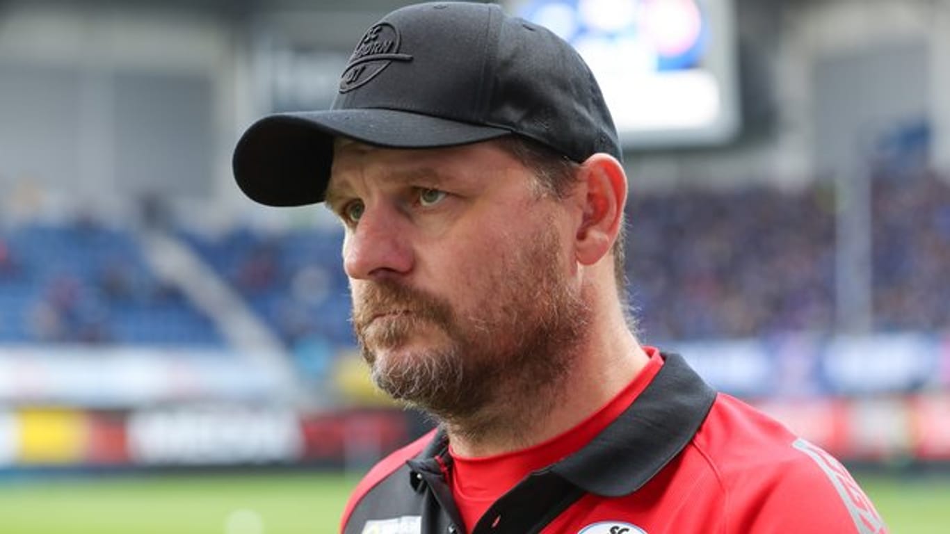 Paderborns Trainer Steffen Baumgart kritisiert die Entwicklung der Fußball-Bundesliga.