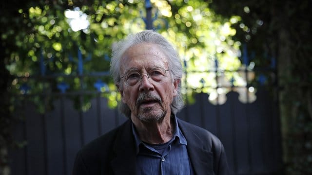 Peter Handke reagiert trotzig auf Kritik.