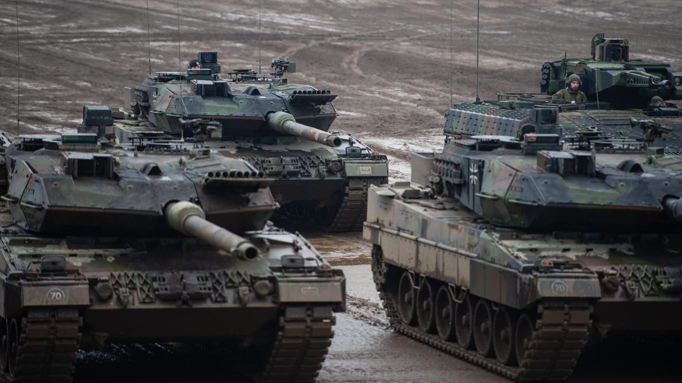 Drei Kampfpanzer der Bundeswehr (Symbolbild): Deutschland und Frankreich haben sich auf Regeln für Waffenexporte geeinigt.