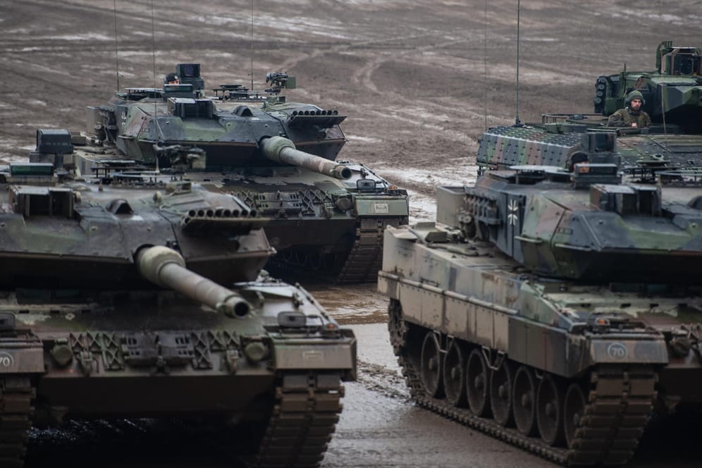 Drei Kampfpanzer der Bundeswehr (Symbolbild): Deutschland und Frankreich haben sich auf Regeln für Waffenexporte geeinigt.