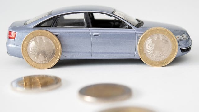 Wer wenig mit seinem Auto unterwegs ist, könnte mit einem Kilometertarif besser fahren. Wer wenig mit seinem Auto unterwegs ist, könnte mit einem Kilometertarif besser fahren.
