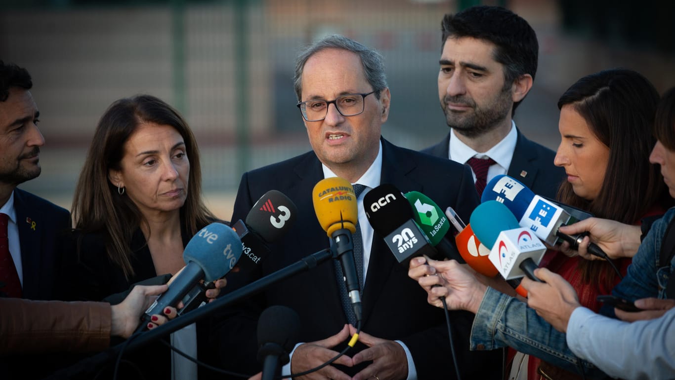 Quim Torra spricht vor Journalisten: Der Regionalpräsident von Katalonien wünscht sich friedliche Proteste gegen die Verurteilung der Separatistenführer.