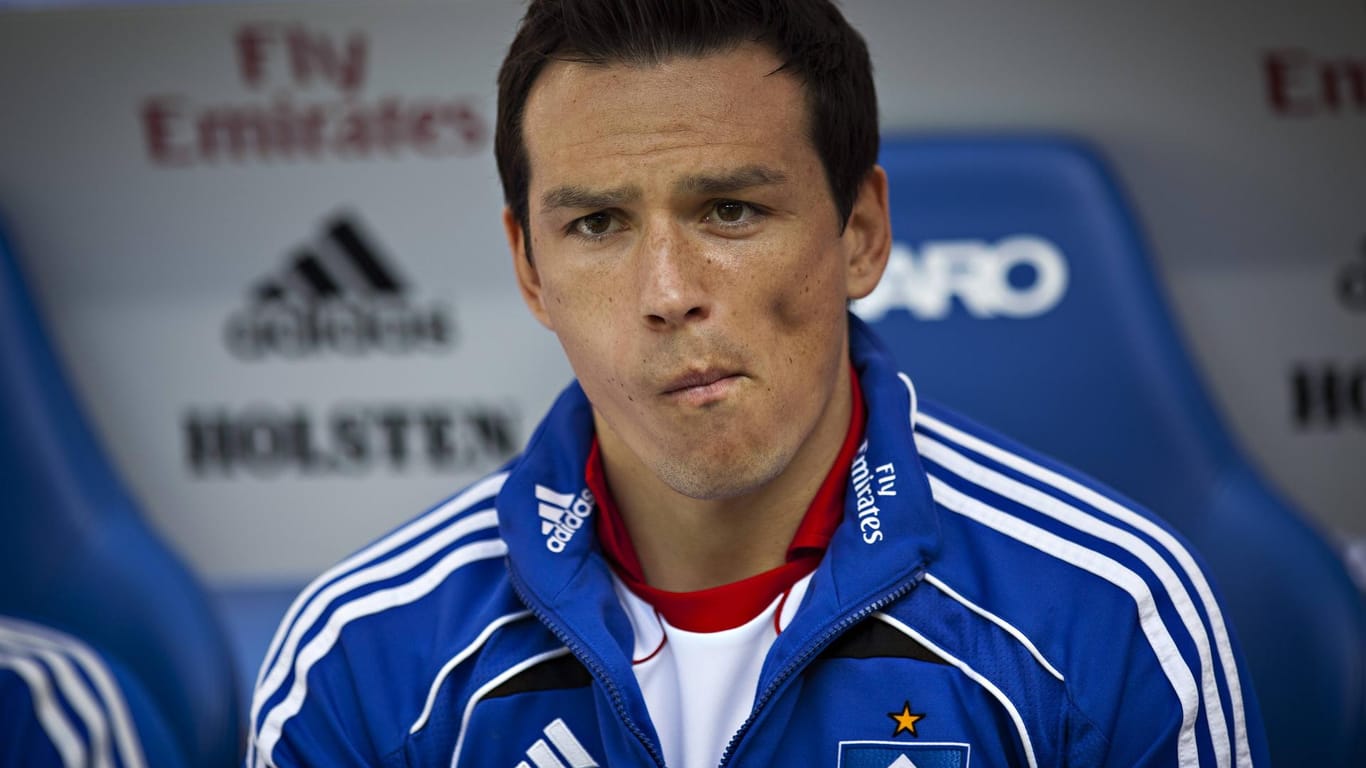 Piotr Trochowski auf der HSV-Bank: Der Ex-Nationalspieler trainierte gestern bei der dritten Mannschaft der Hamburger mit.