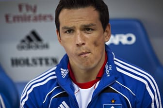 Piotr Trochowski auf der HSV-Bank: Der Ex-Nationalspieler trainierte gestern bei der dritten Mannschaft der Hamburger mit.