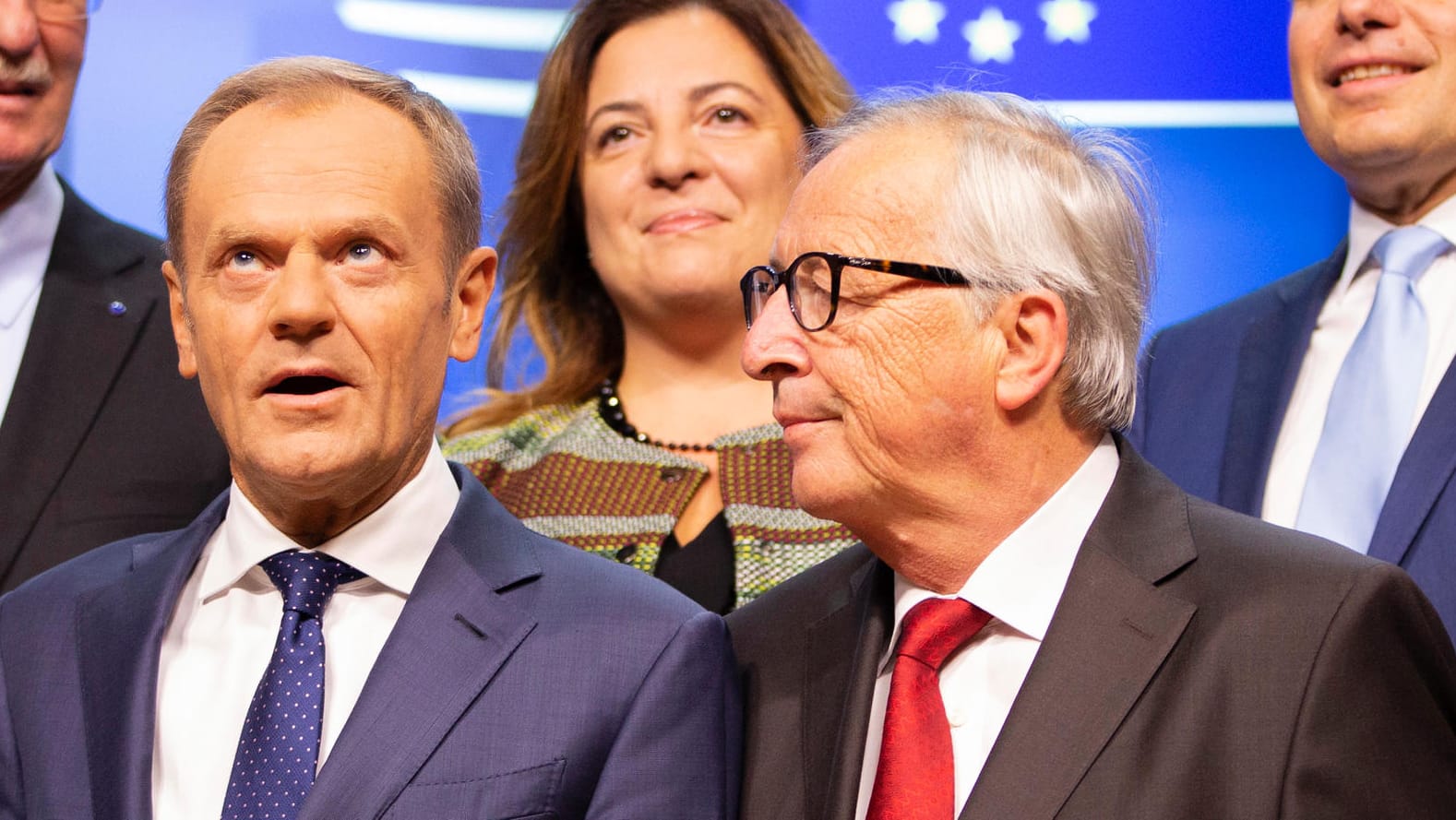 Jean Claude Juncker (l.) und Donald Tusk (r.) auf dem EU-Gipfel in Brüssel: Auch auf die türkische Militäroffensive in Nordsyrien müsste die EU reagieren.