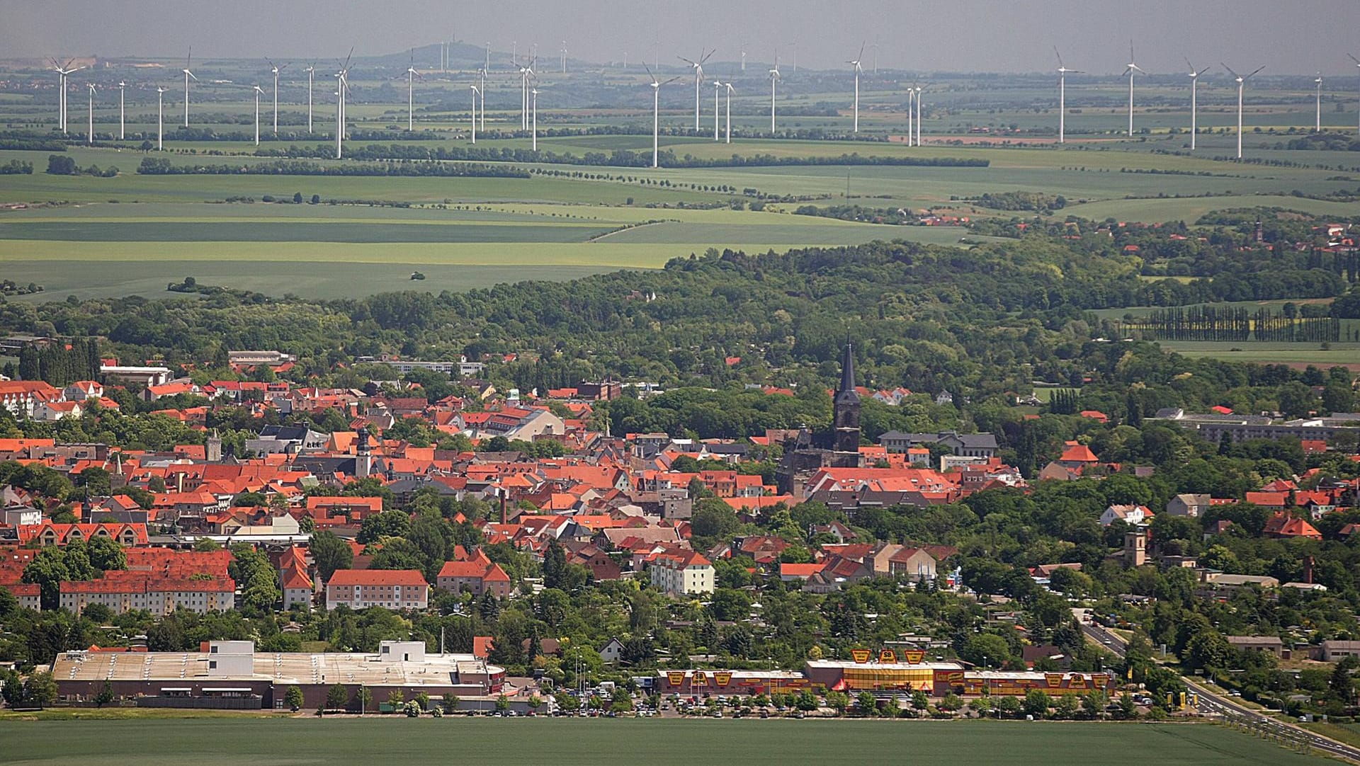 Blick auf Aschersleben: Zu dem Streit kam es in einer Gartenlaube. (Archivbild)