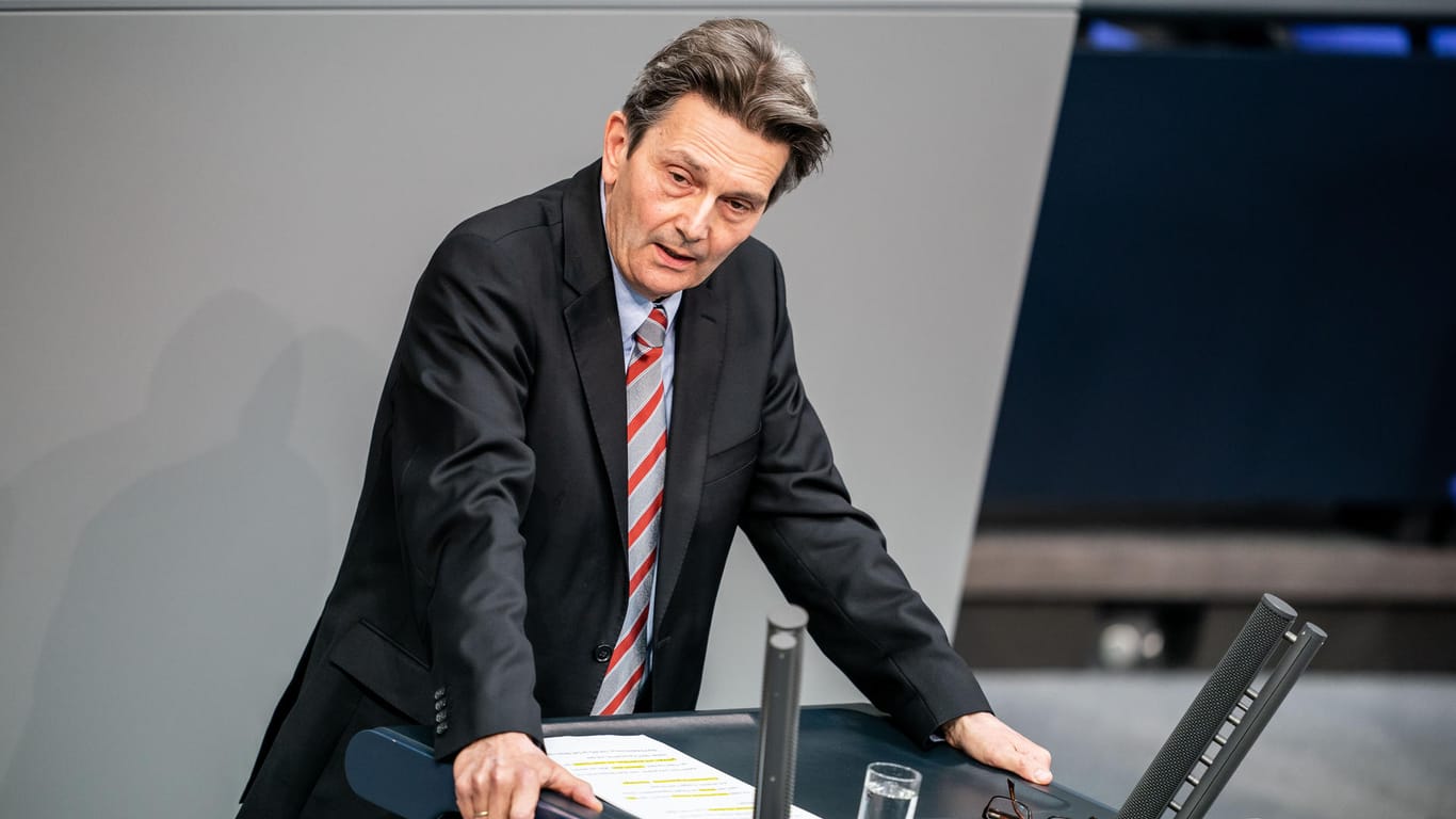 Rolf Mützenich: Der SPD-Politiker sieht die Verantwortung für den Anschlag auch bei dem AfD-Fraktionsvorsitzenden Alexander Gauland.