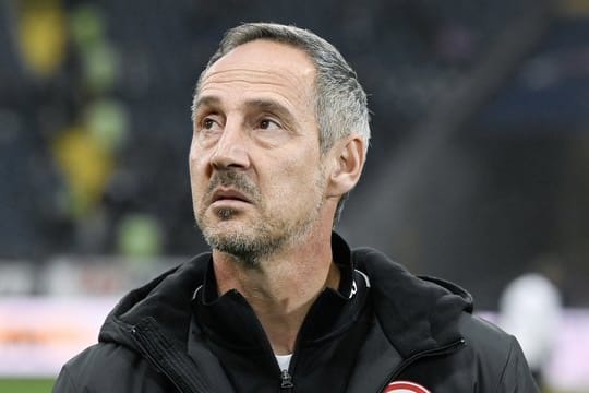 Kündigt gegen Bayer Leverkusen eine offensive Spielweise an: Eintracht-Coach Adi Hütter.