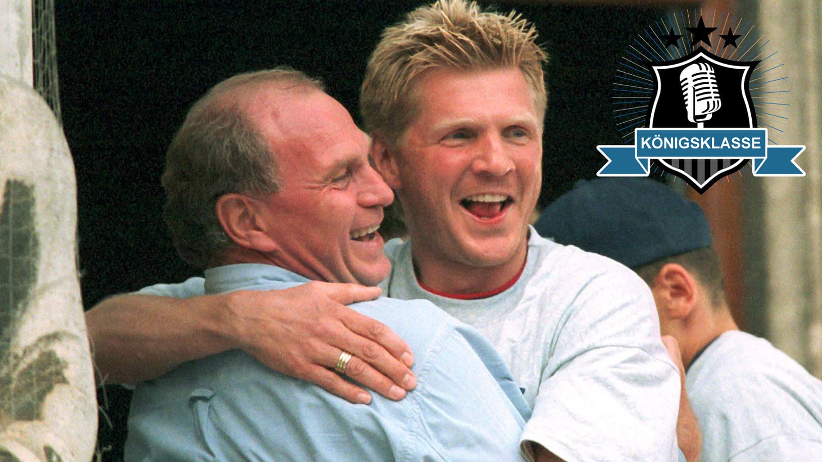 Uli Hoeneß und Stefan Effenberg auf dem Rathaus-Balkon am Marienplatz in München.