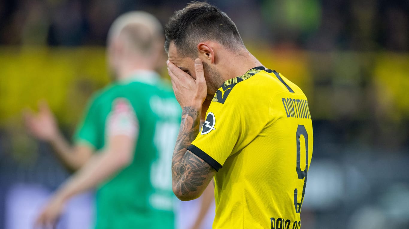Paco Alcacer: Der spanische Nationalspieler fehlt dem BVB weiterhin.