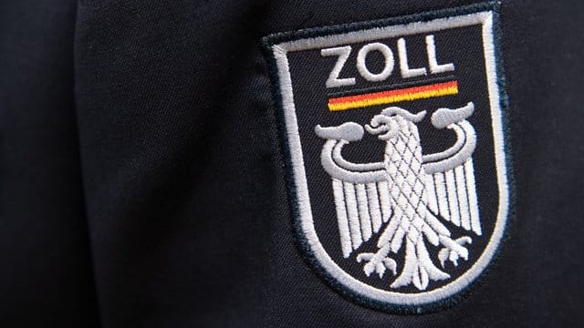 Deutscher Zoll: Die Einfuhr von Koka-Pulver in Deutschland ist nach den Bestimmungen des Betäubungsmittelgesetzes nicht erlaubt.