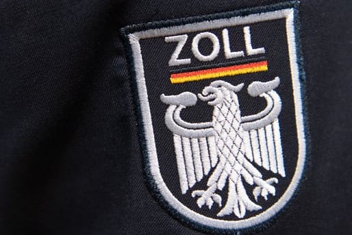 Deutscher Zoll: Die Einfuhr von Koka-Pulver in Deutschland ist nach den Bestimmungen des Betäubungsmittelgesetzes nicht erlaubt. Deutscher Zoll: Die Einfuhr von Koka-Pulver in Deutschland ist nach den Bestimmungen des Betäubungsmittelgesetzes nicht erlaubt.