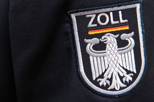 Deutscher Zoll: Die Einfuhr von Koka-Pulver in Deutschland ist nach den Bestimmungen des Betäubungsmittelgesetzes nicht erlaubt.