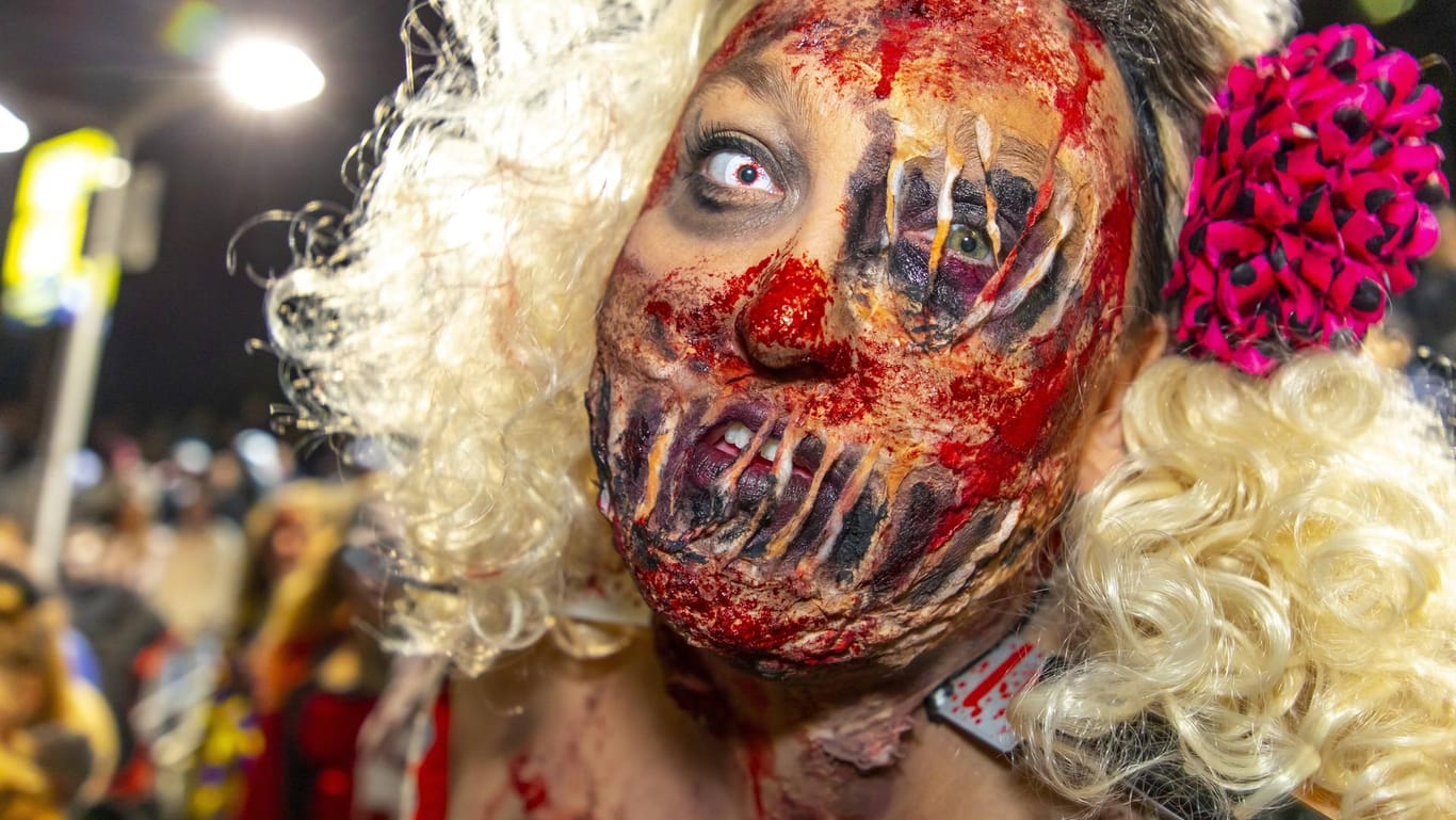 Teilnehmer des Zombiewalk in Essen: Der Veranstaltung an Halloween droht das Aus.