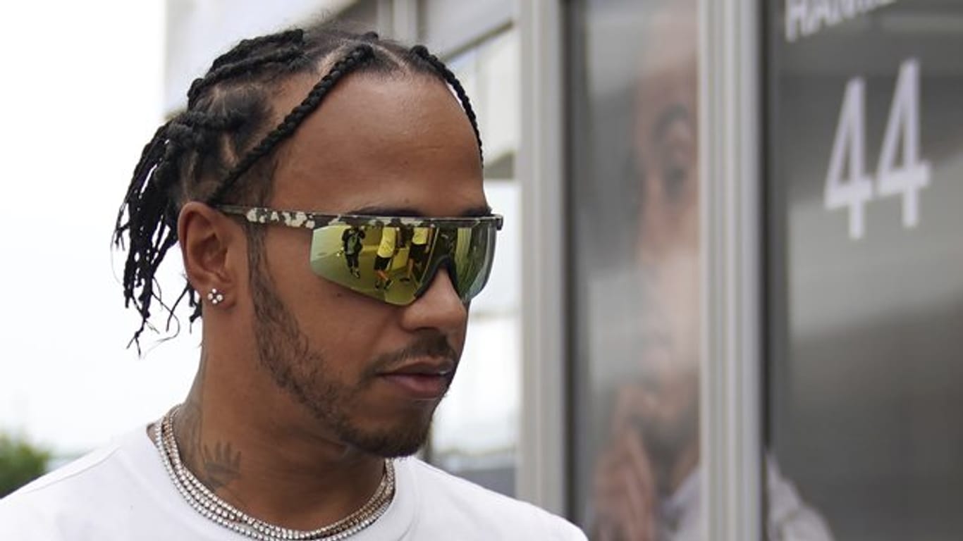 Lewis Hamilton hat Spekulationen um einen baldigen Rückzug ins Privatleben zerstreut.