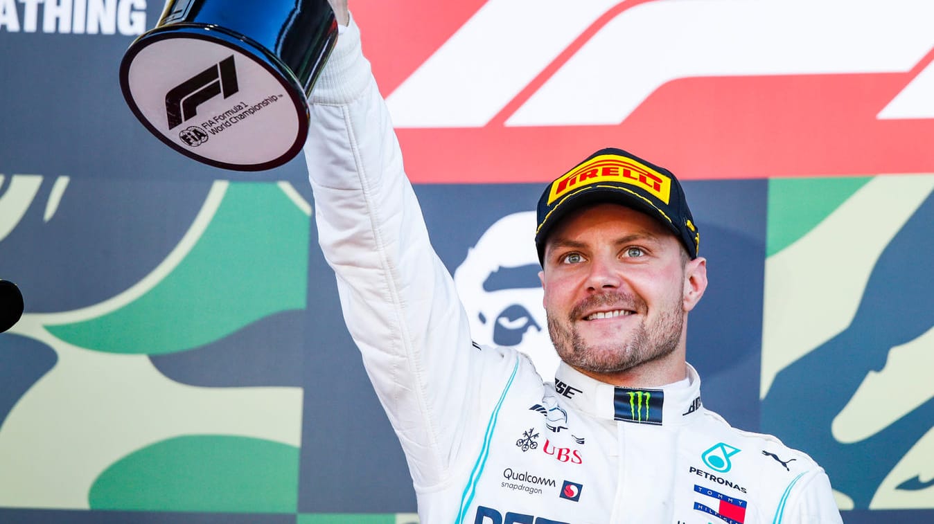 Valtteri Bottas: Der finnische Mercedes-Pilot hofft im Titelkampf noch auf ein Wunder.