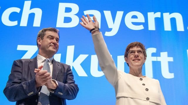 CSU-Chef Markus Söder und CSU-Chefin Annegret Kramp-Karrenbauer beim CSU-Parteitag in München. CSU-Chef Markus Söder und CSU-Chefin Annegret Kramp-Karrenbauer beim CSU-Parteitag in München.