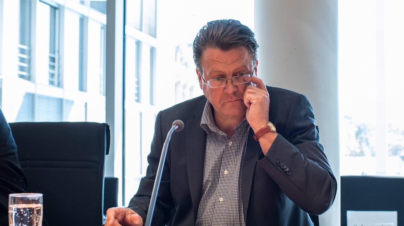 Stephan Brandner (AfD) auf einer Sitzung des deutschen Bundestags: Der Bundestagsabgeordnete hat sich für seinen umstrittenen Retweet entschuldigt.