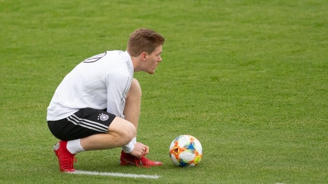 Muss kurzfristig wegen Rückenproblemen pausieren: Nationalspieler Marcel Halstenberg. Muss kurzfristig wegen Rückenproblemen pausieren: Nationalspieler Marcel Halstenberg.