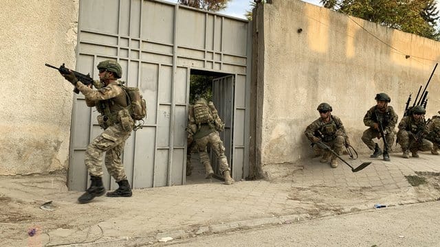 Türkische Soldaten in Tall Abyad in Nordsyrien.