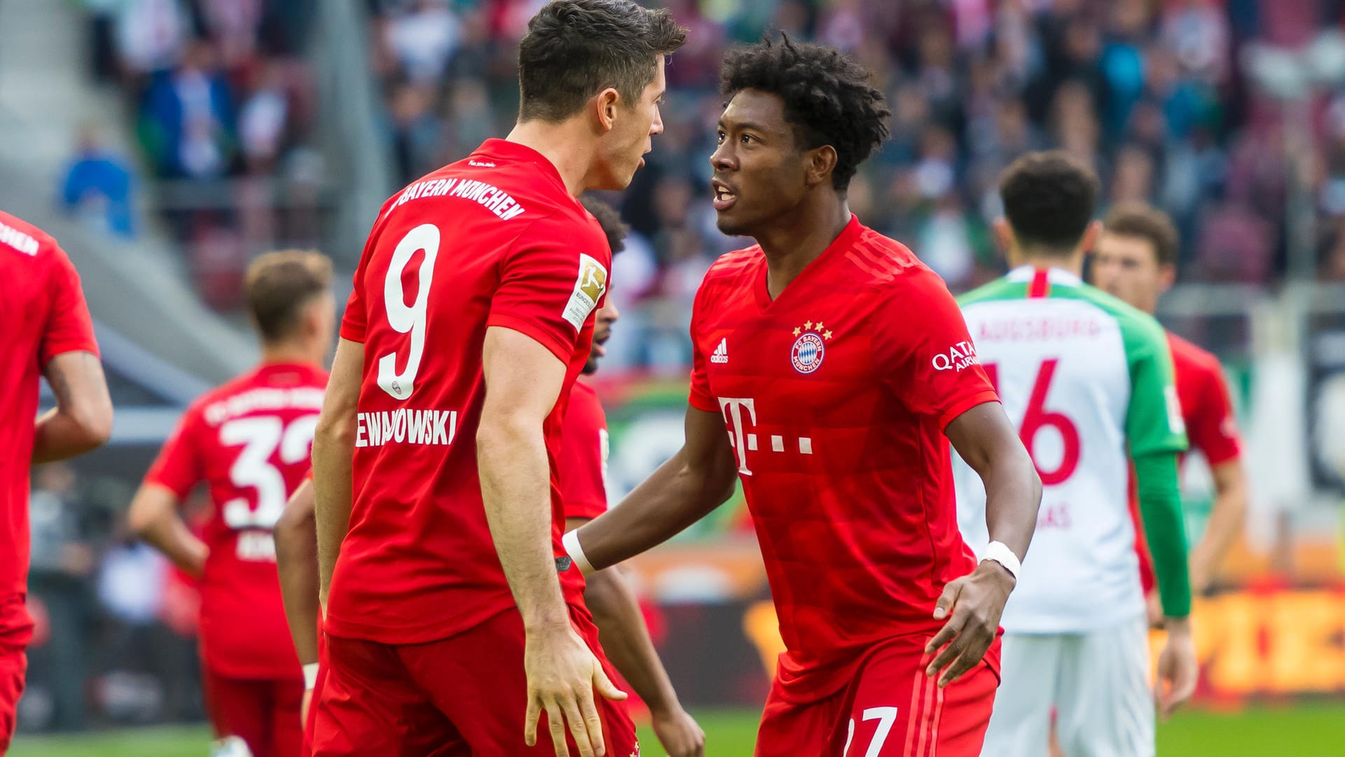 Pure Freude: Robert Lewandowski (l.) nach seinem Treffer zum 1:1 gegen Augsburg.