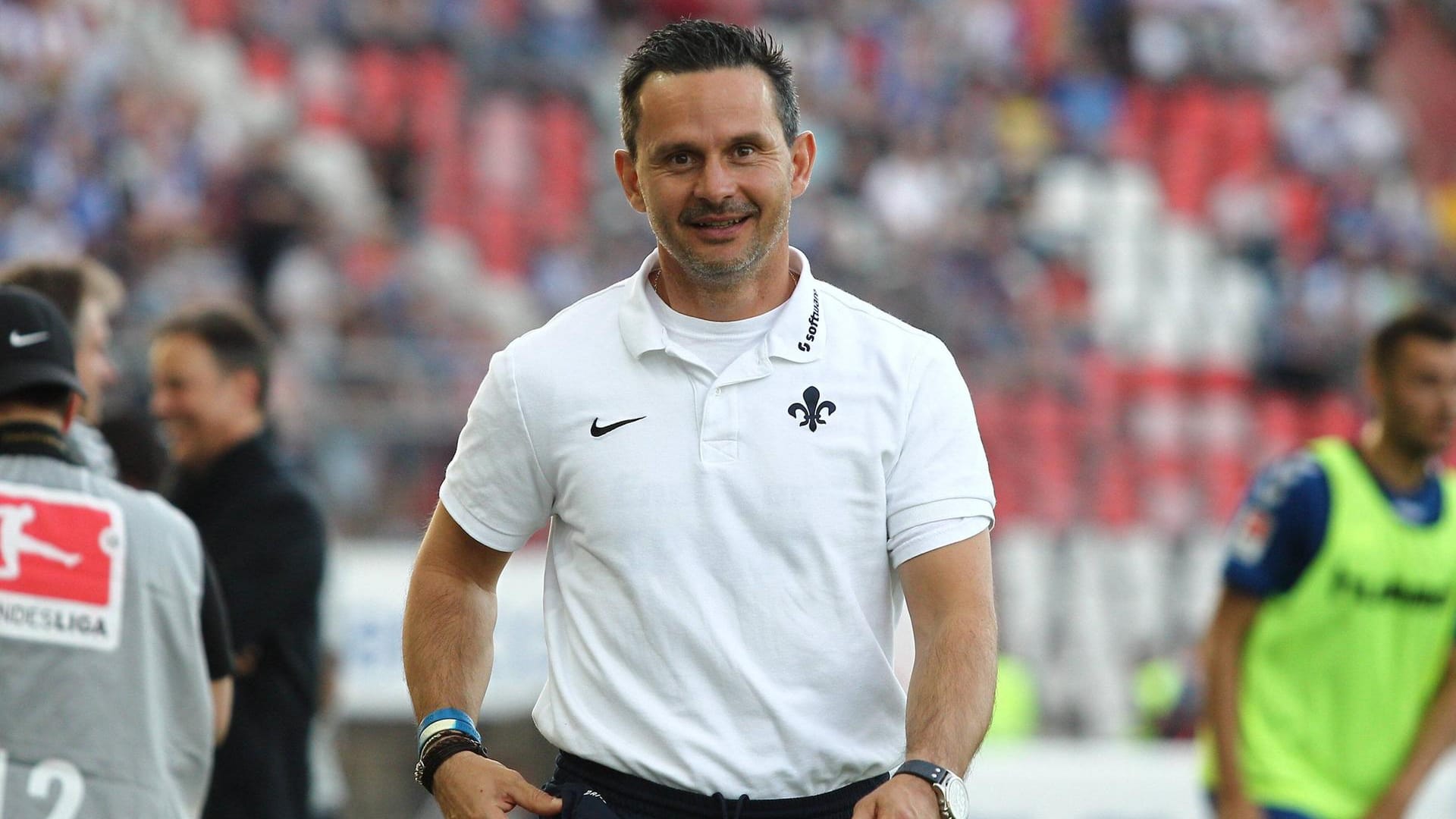 Mit Darmstadt schaffte Dirk Schuster den Durchmarsch von der 3. Liga in die Bundesliga.