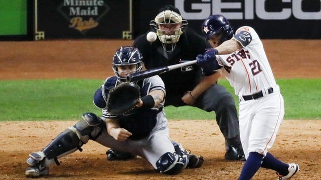 Jose Altuve (r) erreichte mit den Houston Astros die World Series.