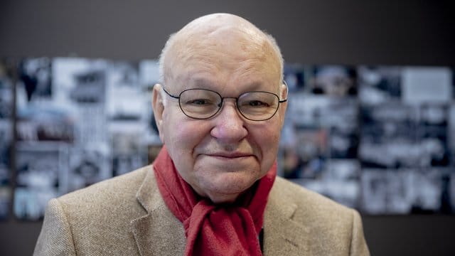 Walter Momper über den Mauerabriss: "Ob richtig oder falsch - der Maßstab war das Wollen der Berliner, und die wollten das Ding weg haben. Walter Momper über den Mauerabriss: "Ob richtig oder falsch - der Maßstab war das Wollen der Berliner, und die wollten das Ding weg haben.