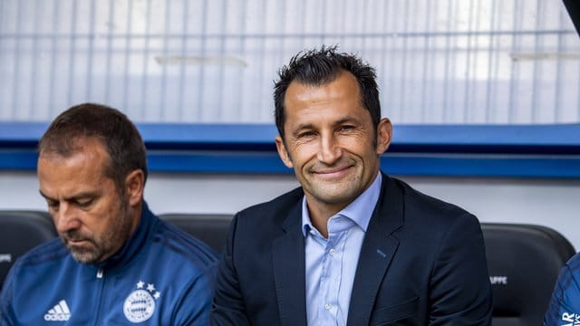 Hasan Salihamidzic gab auch seine Meinung dazu ab, warum Thomas Müller nicht von Beginn an spielte. Hasan Salihamidzic gab auch seine Meinung dazu ab, warum Thomas Müller nicht von Beginn an spielte.