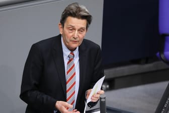Rolf Mützenich (SPD): Der Vorsitzende der Bundesfraktion sieht die AfD in der Verantwortung.