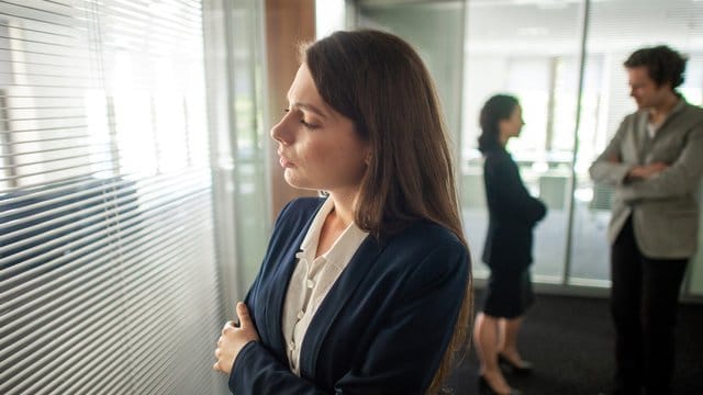 Wer sich im Job nicht unterbuttern lassen will, muss nicht unbedingt Ellenbogen zeigen.